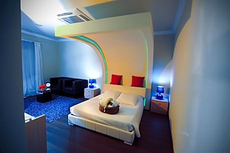 One-Bedroom Suite with Spa Bath