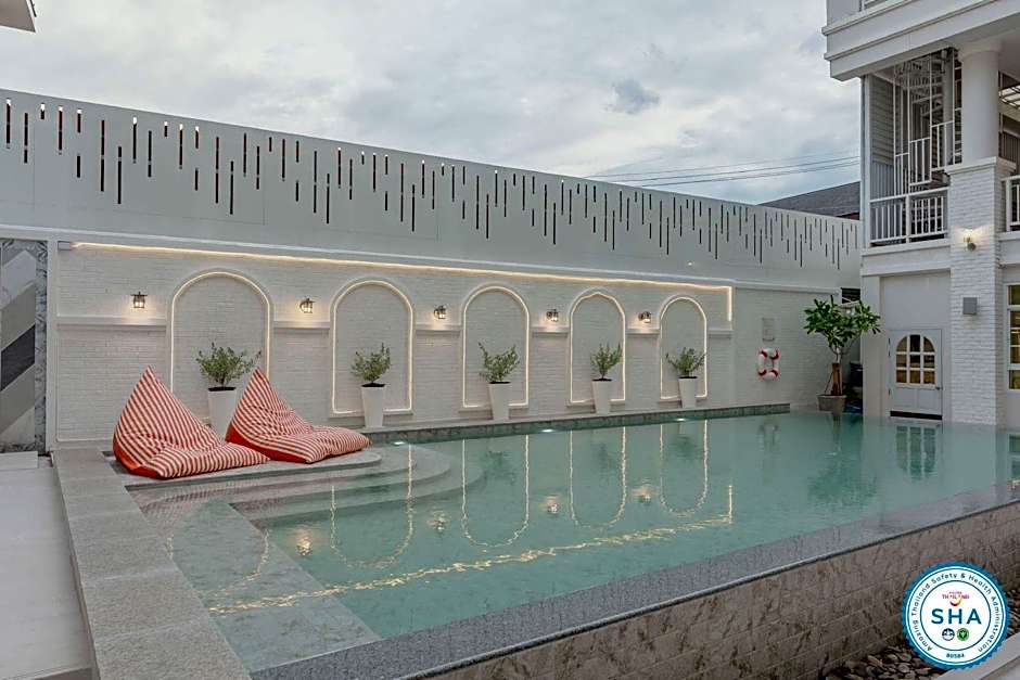 De Hug Hotel and Residence