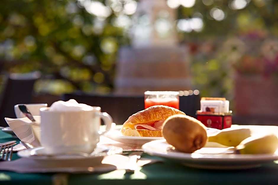 Hotel al Dòs - Breakfast & Private SPA