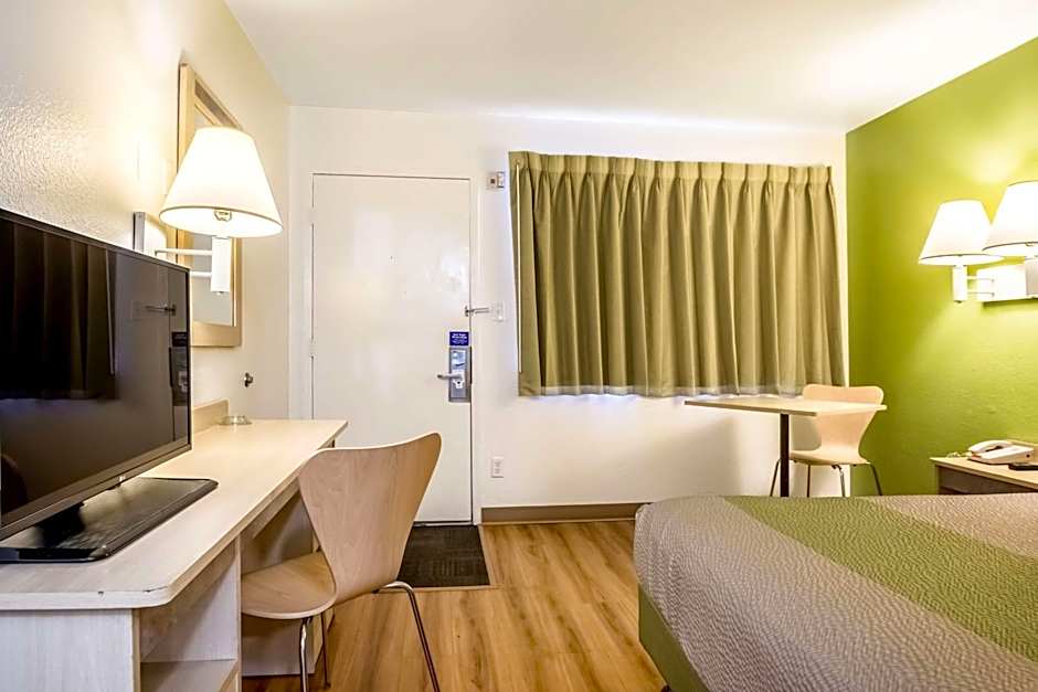 Motel 6-Pueblo, CO - I-25