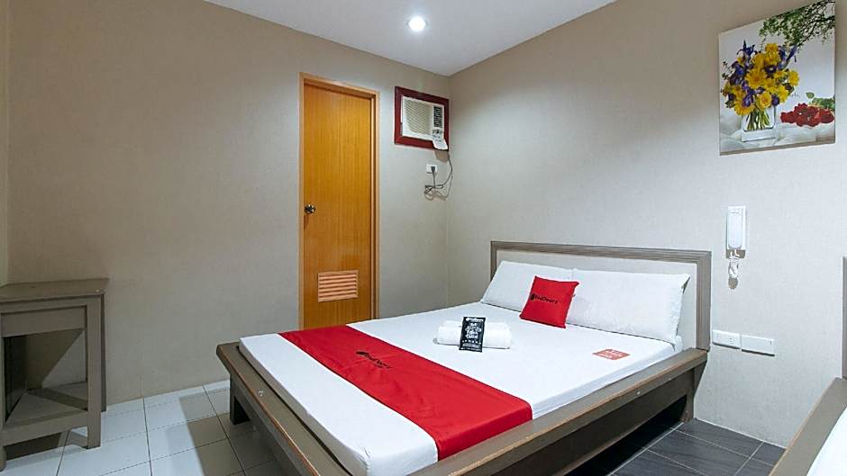 RedDoorz @ Bridgeway Hotel Tuguegarao City