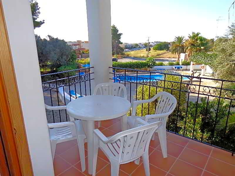 Benet Los Pinares Apartments