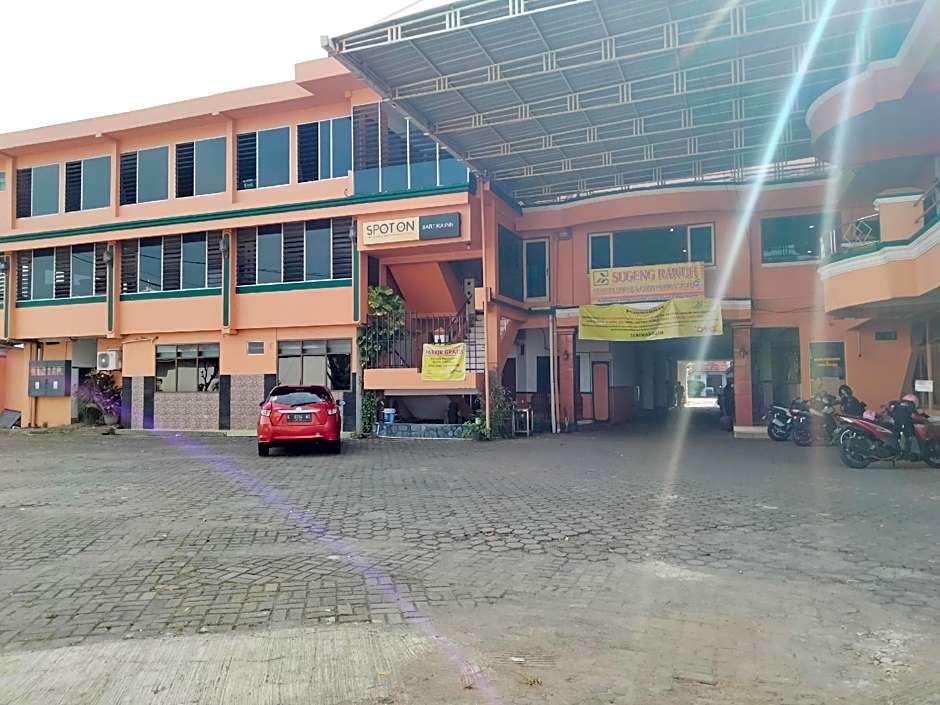 Sartika Hotel Mitra RedDoorz Pati