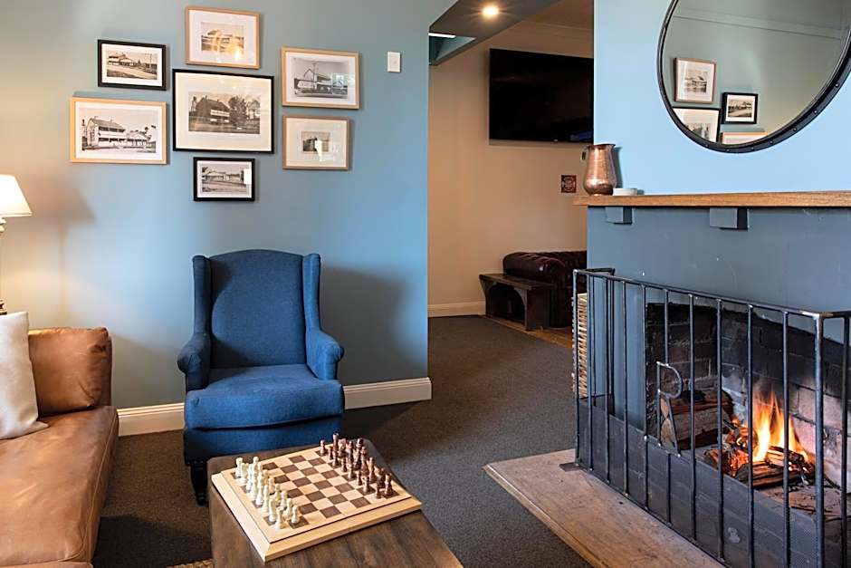 Robertson Public House and Kitchen