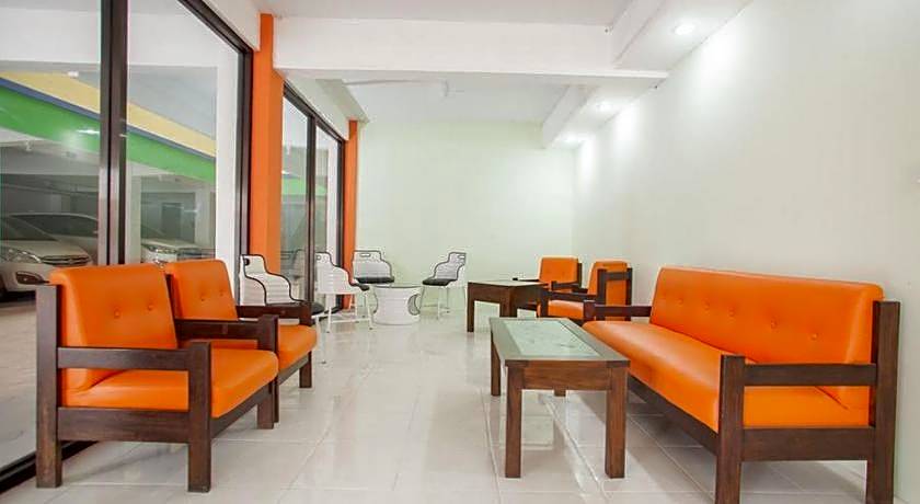 RedDoorz near Petra University 2