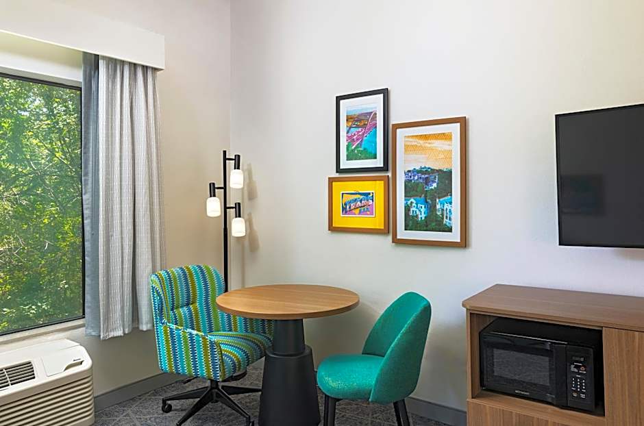 Hampton Inn & Suites Austin-Lakeway