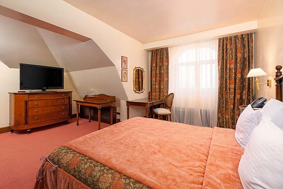 Festa Winter Palace Hotel