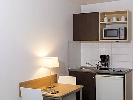 Studio (2 Adults)