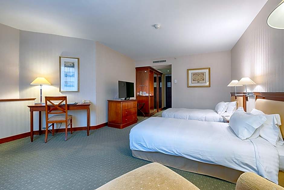 Evergreen Laurel Hotel