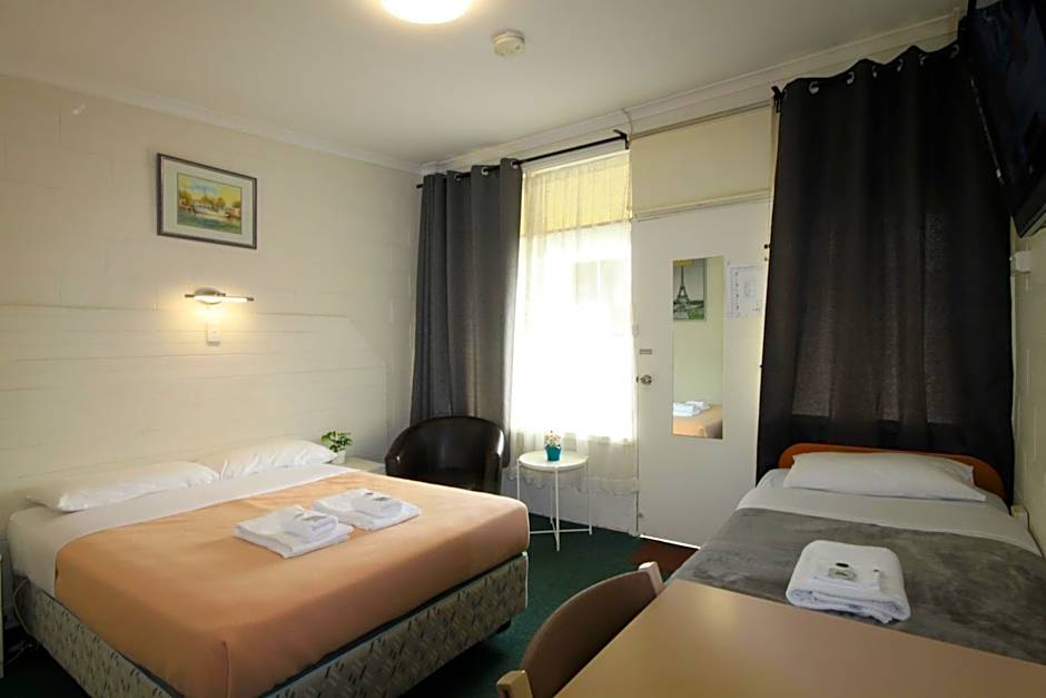 Pelicans Motel San Remo