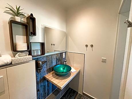 Deluxe Double Room with Shower