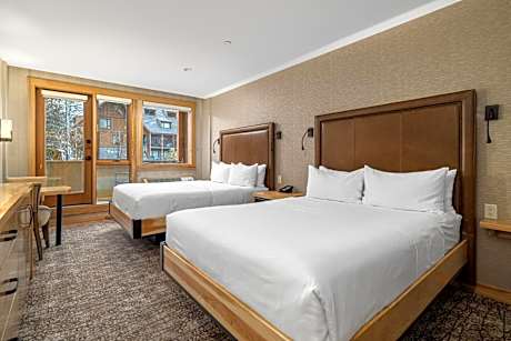 Superior Hotel Room - 2 Queens, Accessible