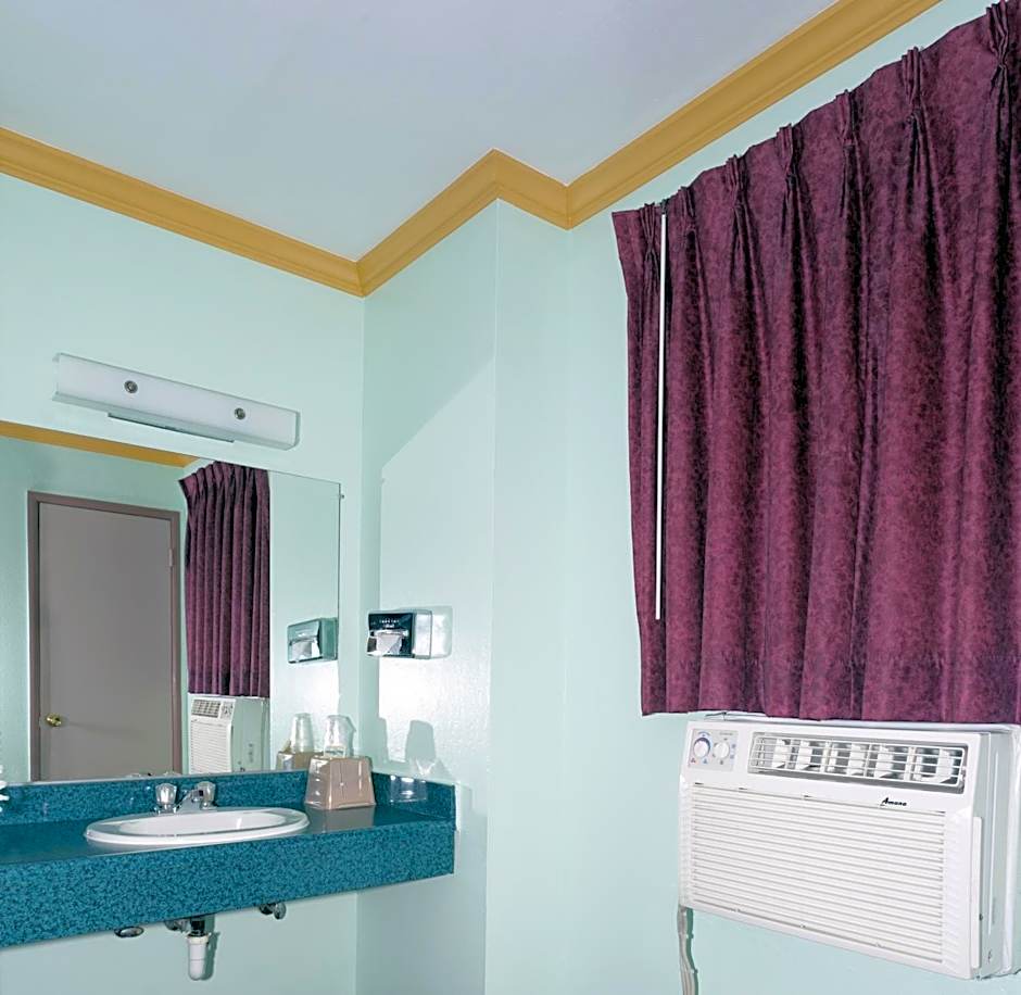 National 9 Inn - Placerville