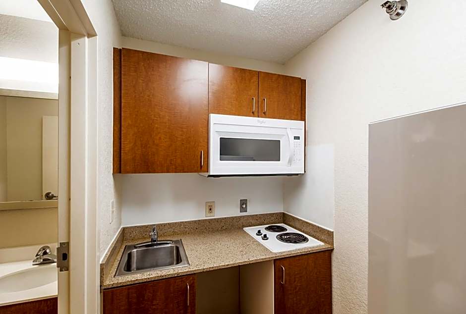 Hometowne Studios Houston - West Oaks/ Energy Corridor