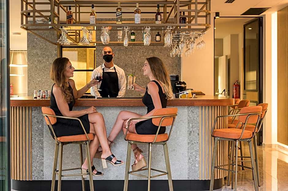 Hyperion City Hotel & Spa