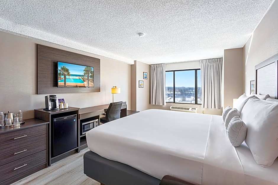Harborside Hotel