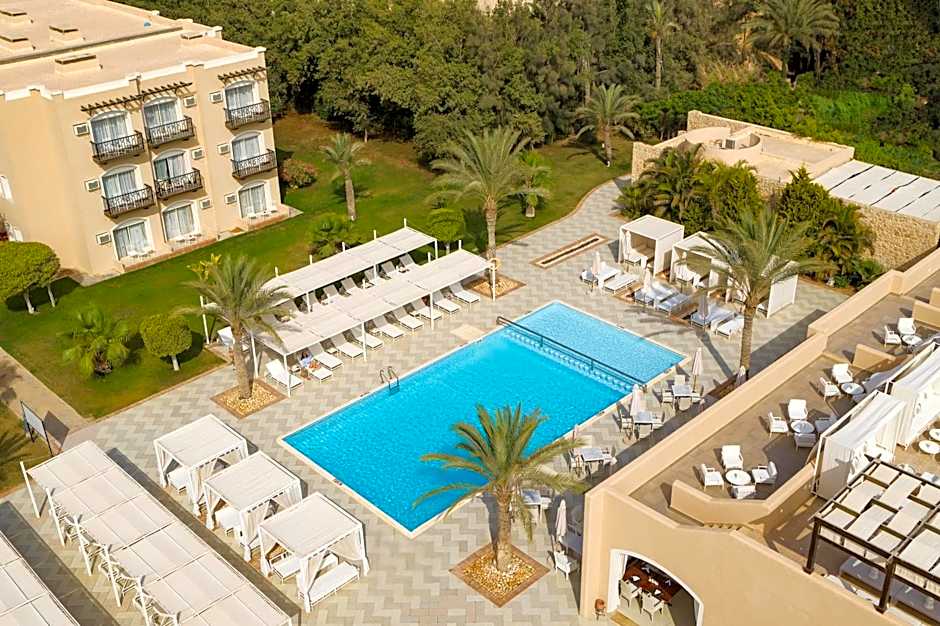 JAZ Neo Almazino, Almaza Bay