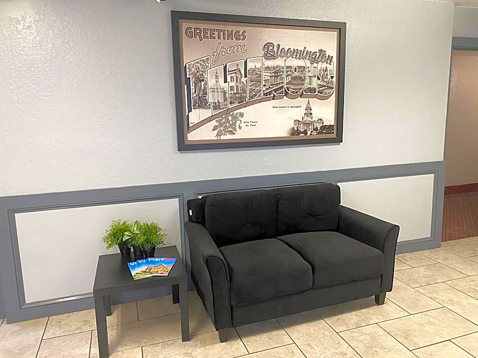 Super 8 by Wyndham Bloomington/Normal