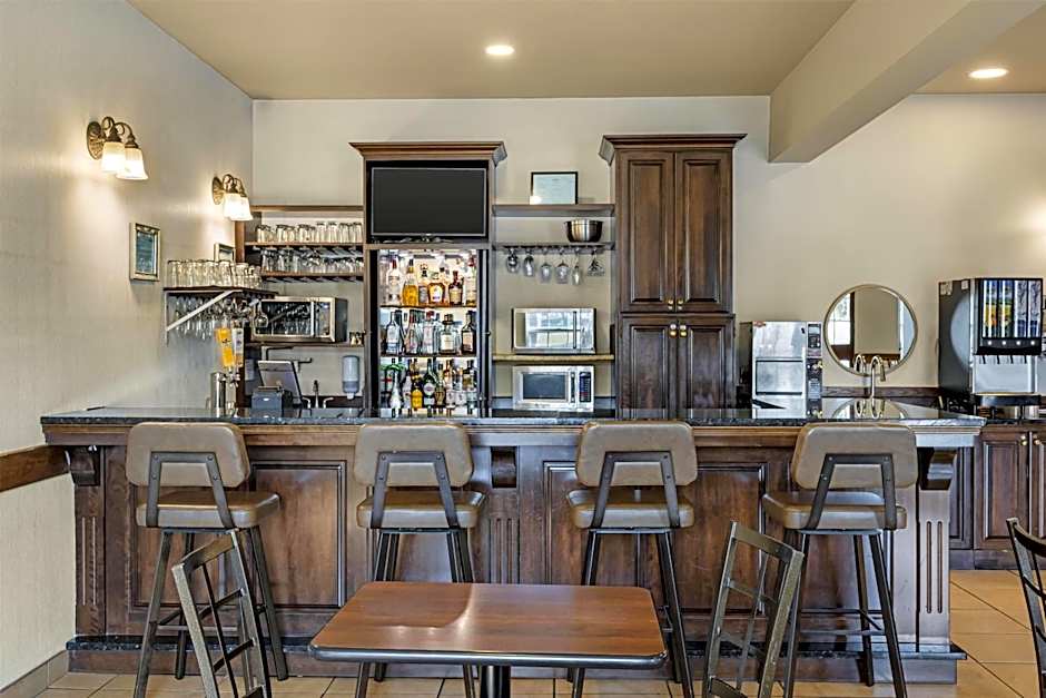 Best Western Plus Fredericton Hotel & Suites