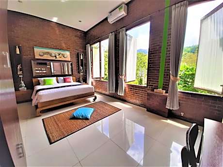 Suite with Mountain View