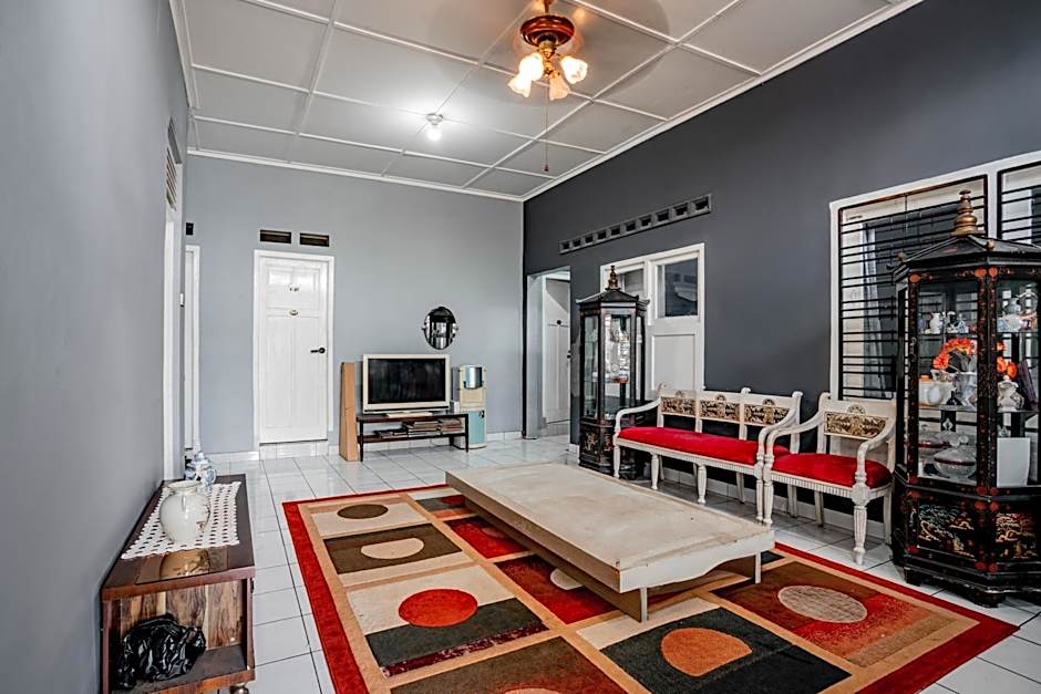 SUPER OYO Gandaria Guest House Near Masjid Raya Sumatera Barat