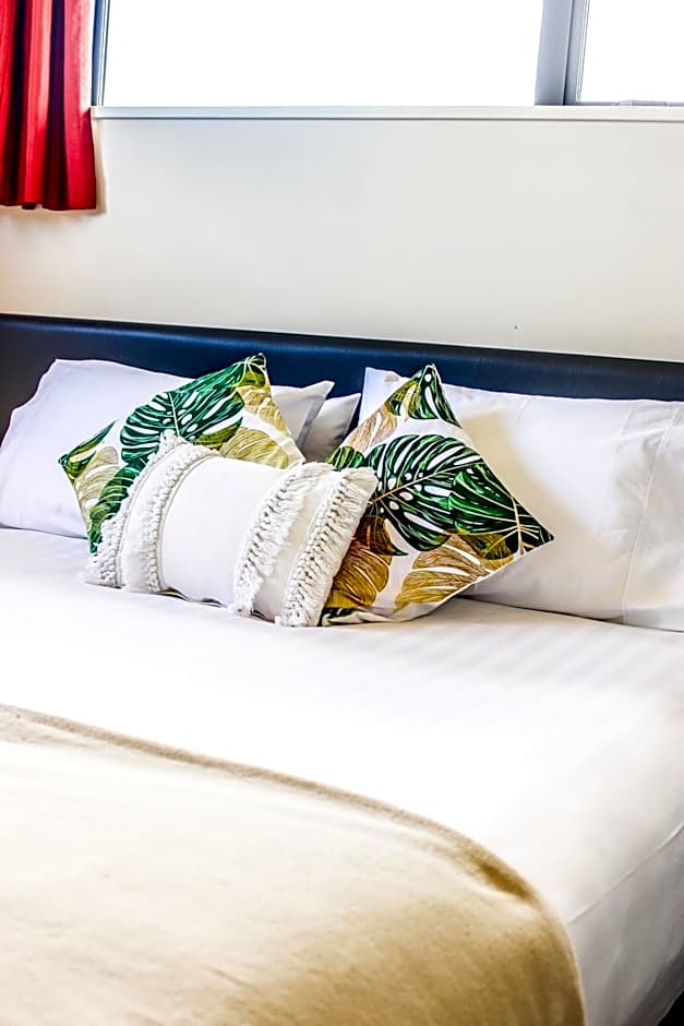 Coleraine Suites & Apartments