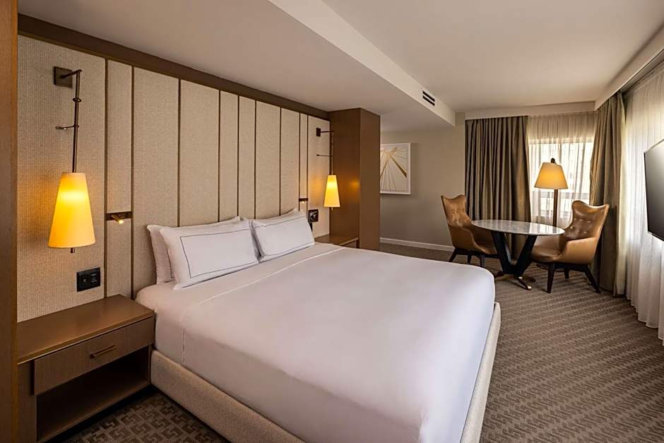 The Statler Dallas, Curio Collection By Hilton