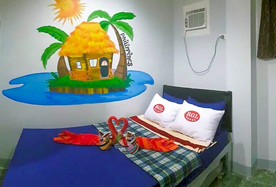 RGL Pinamalayan Condotel by RedDoorz