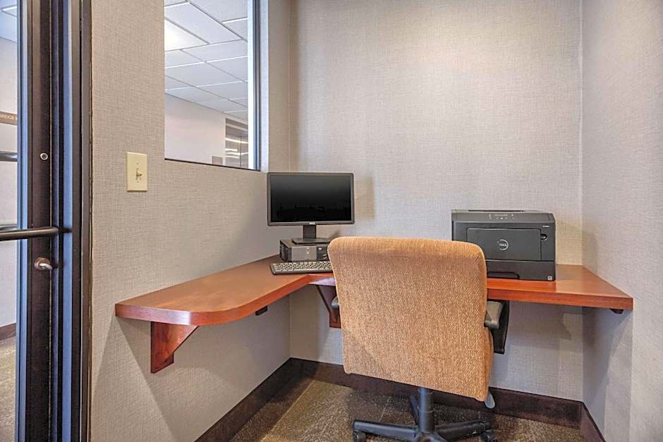 Comfort Suites Green Bay West