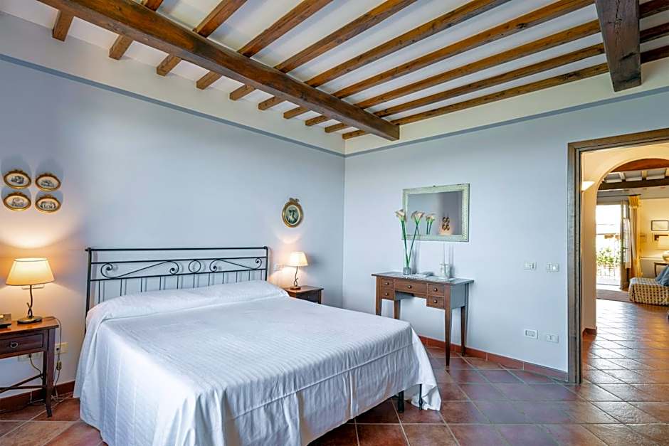 ISA-Holiday-Home with swimming-pool in San Gimignano, apartments with air conditioning and private outdoor area