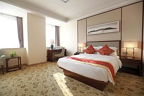 Business Queen Room