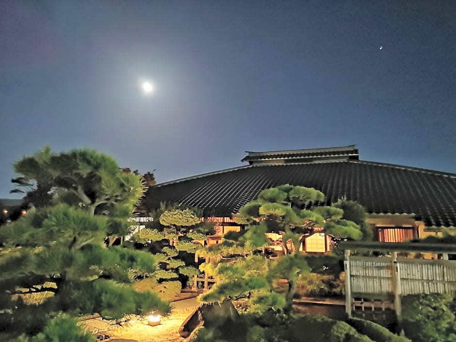 Kansai Airport Pine Villa