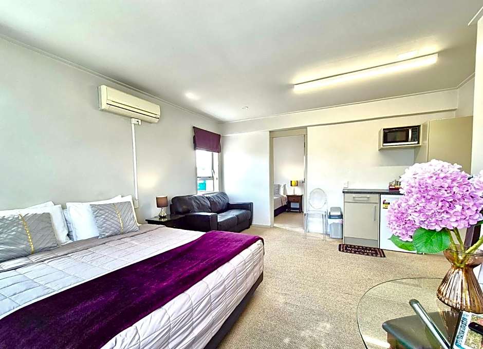Absolute Lake View Motel