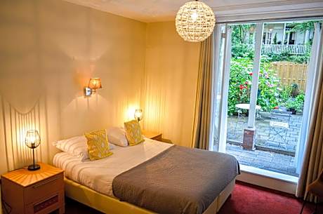 Superior Double or Twin Room with Garden View and Private Bathroom