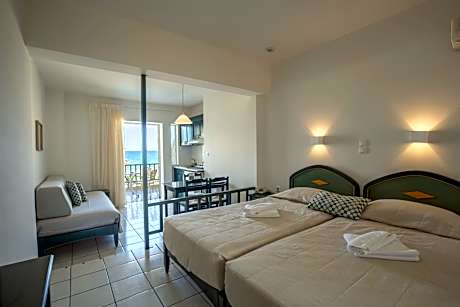 Studio with Sea View