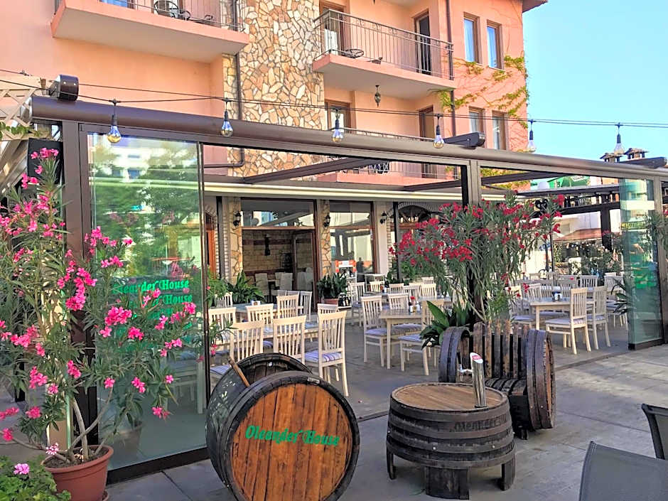 Oleander House and Tennis Club