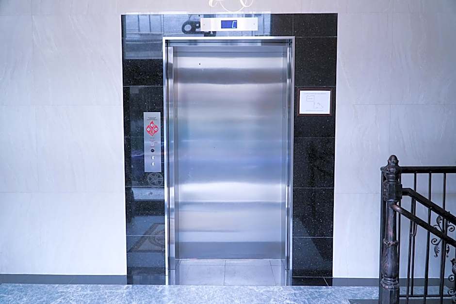 Hotel Mint JFK Airport