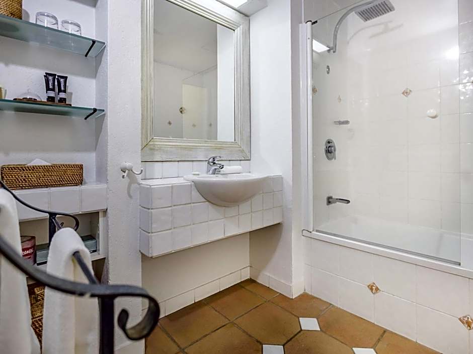 The Reef House Adults Retreat