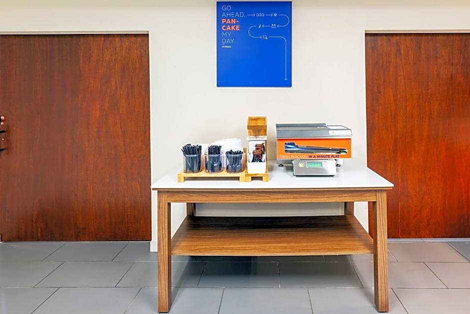 Holiday Inn Express Hotel & Suites Laredo-Event Center Area By IHG