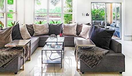 PgaVillageResort by AmericanVacationLiving 7 Room