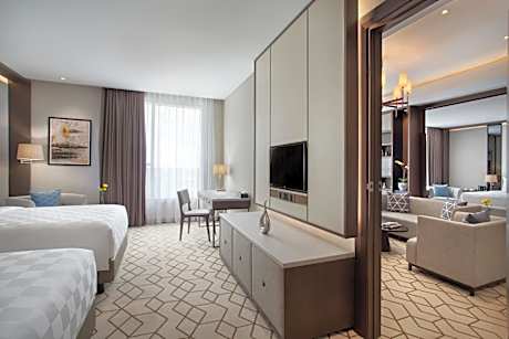 Grand Suite - Queen Bed, Non-Smoking