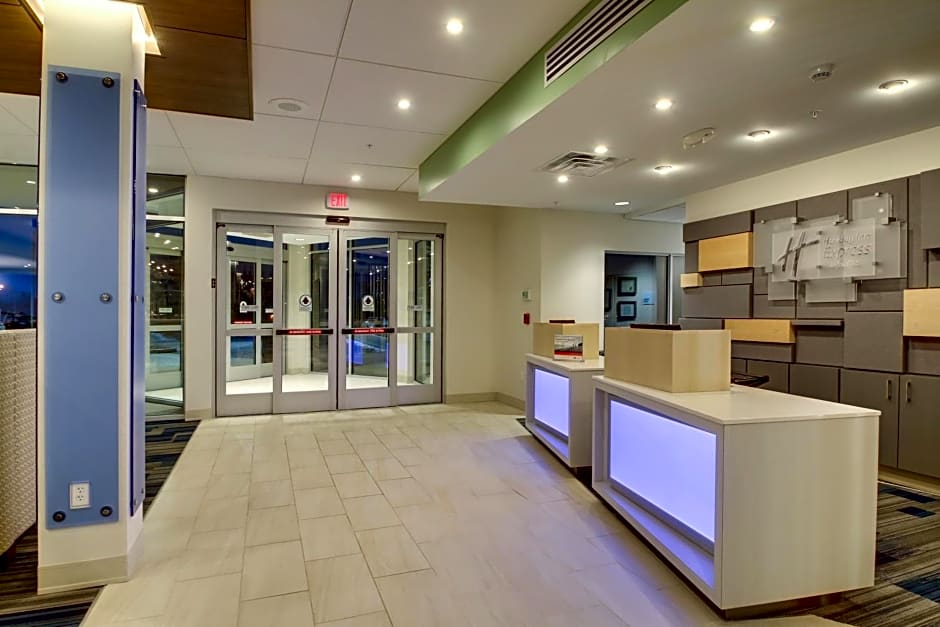 Holiday Inn Express & Suites Galesburg By IHG