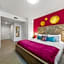 Fairfax District Chic City Oasis 2 BR Apt with Den 136