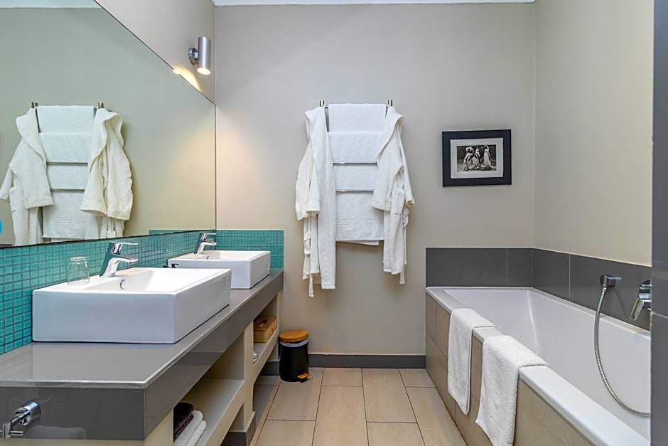 Whale Rock Luxury Lodge