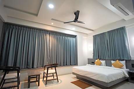 Superior King Room