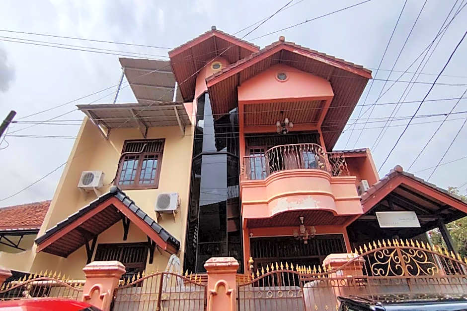 OYO 93390 Griya Pius Syariah Malioboro