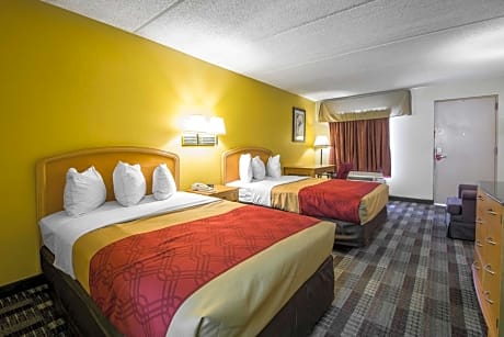 2 Double Beds, Smoking, Accessible