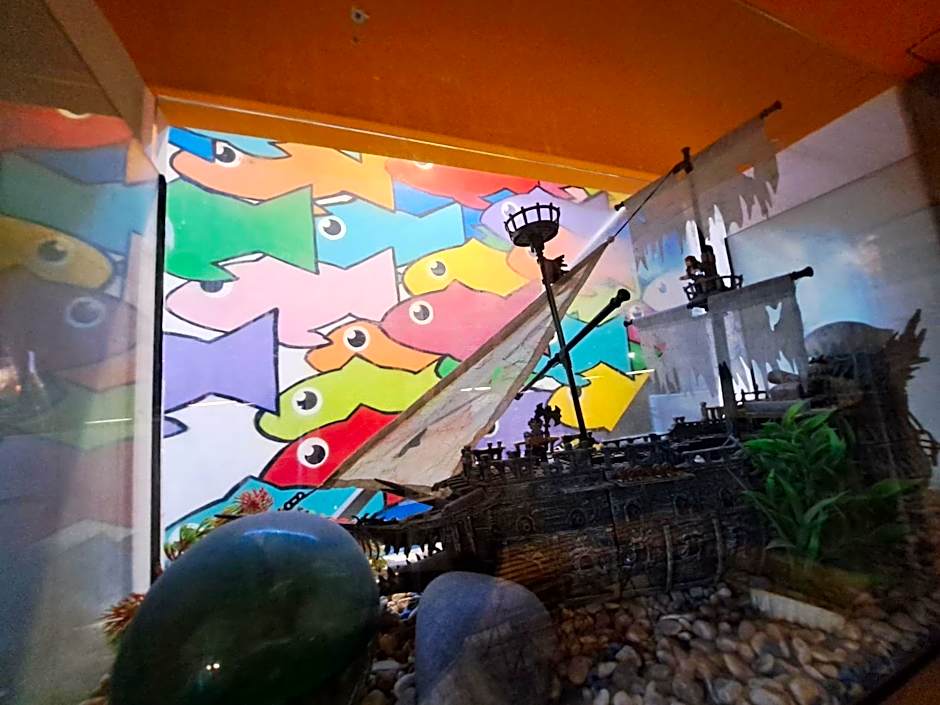 Sardines and Friends Hostel 04