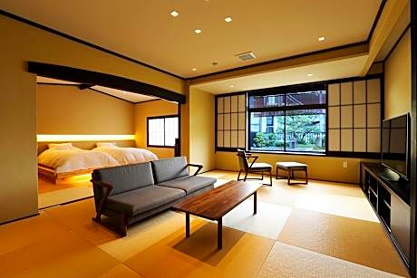 Suite with Garden View