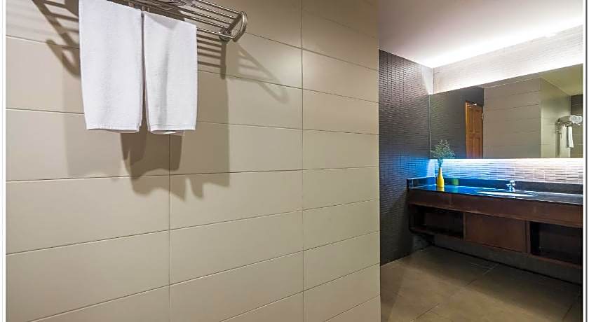 Sea Me Spring Tree Hotel